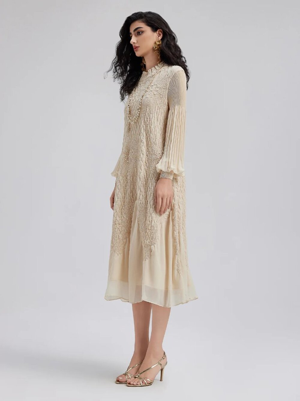 Rich Radi Q'S Round Neck Pleated Loose Embroidered Dress - Picture 8 of 15